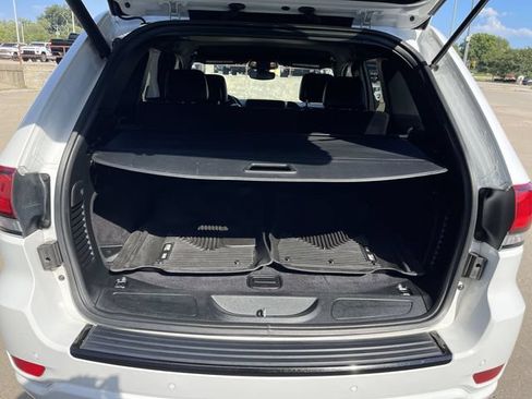 Used 2018 Jeep Grand Cherokee Altitude AWD/4WD image 23