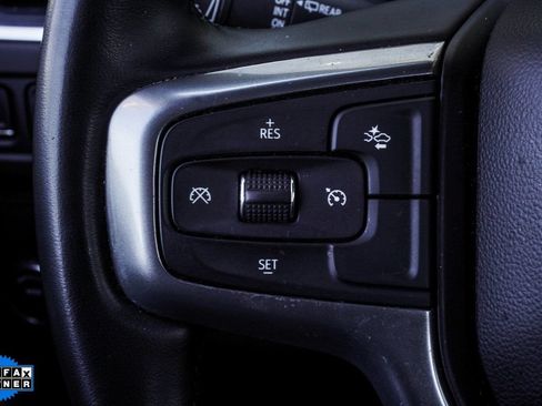 Used 2024 Chevrolet Suburban LT RWD image 21