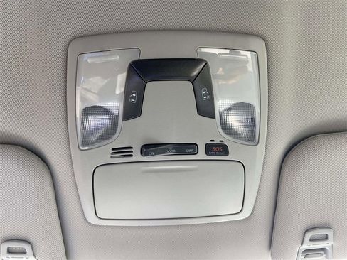 Used 2018 Toyota Sienna LE image 21