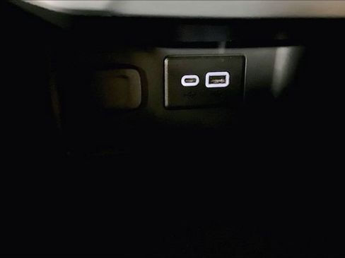 Used 2023 GMC Acadia SLE w/ Driver Convenience Package image 25