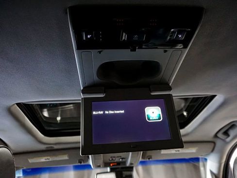 Used 2018 GMC Yukon XL Denali w/ Open Road Package image 63