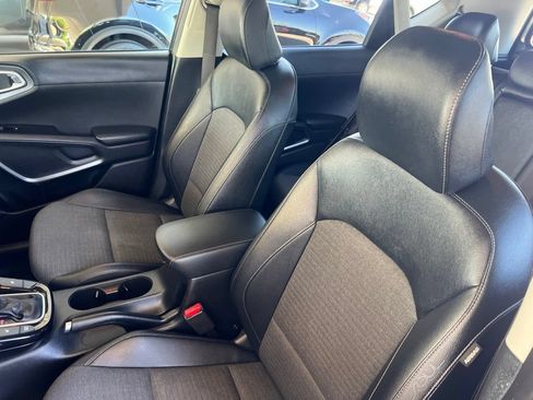 Used 2020 Kia Soul EX FWD image 5