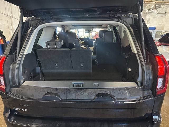 Used 2025 Ford Expedition Active AWD/4WD image 19