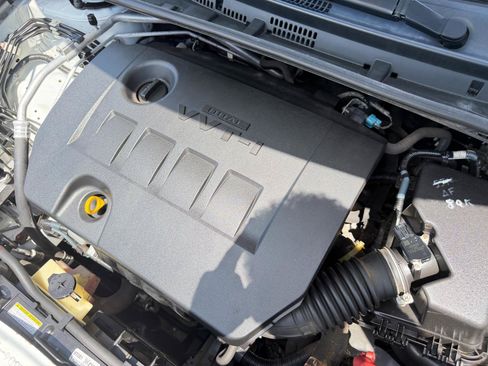 Used 2015 Toyota Corolla LE FWD image 69