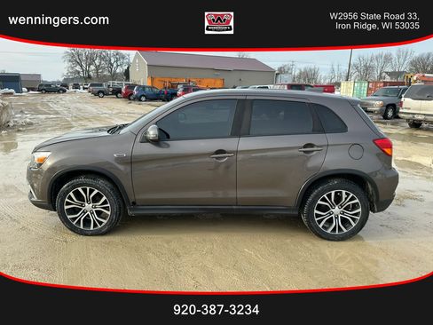 Used 2018 Mitsubishi Outlander Sport ES FWD image 1