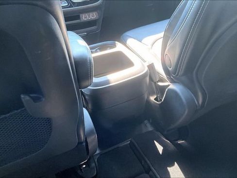 Used 2025 Chrysler Pacifica Select FWD image 32
