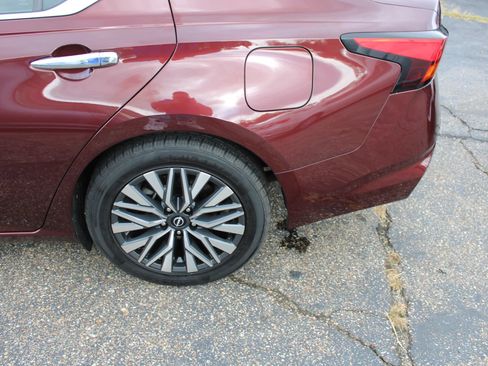 Used 2024 Nissan Altima 2.5 SV FWD image 28