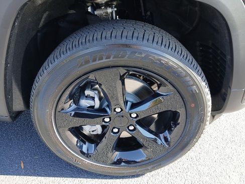 New 2025 Jeep Grand Cherokee L Altitude image 21