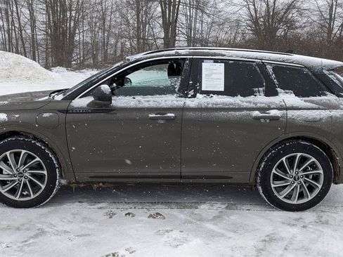 Used 2025 Lincoln Corsair Grand Touring w/ Towing Package image 6