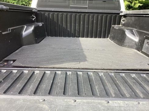 Certified 2022 Toyota Tacoma SR5 RWD image 21