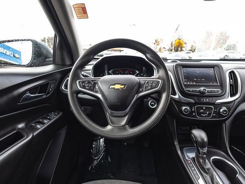 Used 2022 Chevrolet Equinox LT image 17