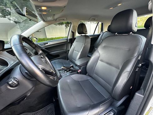 Used 2015 Volkswagen Golf S image 10