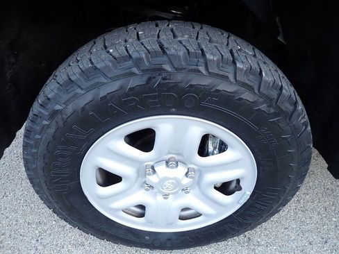 Used 2024 Toyota Tundra SR image 12