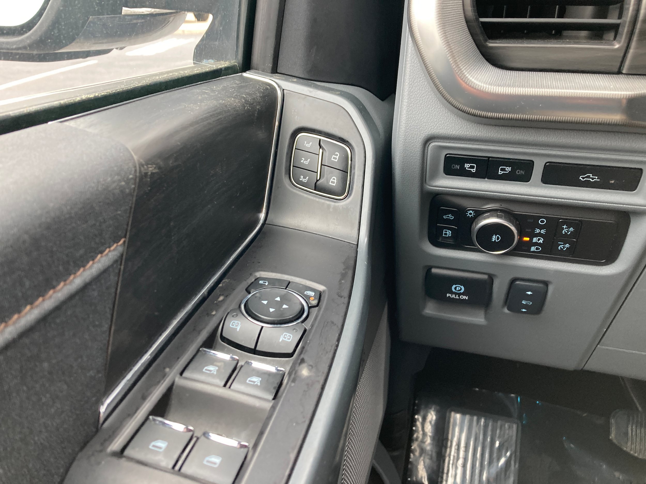 Used 2024 Ford F150 Lariat w/ Bed Utility Package AWD/4WD image 25