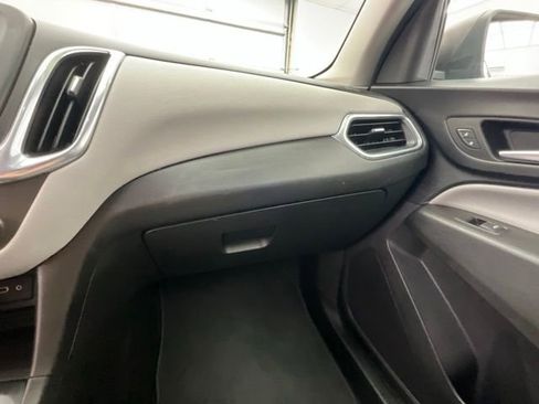 Used 2020 Chevrolet Equinox LS w/ LS Convenience Package FWD image 11