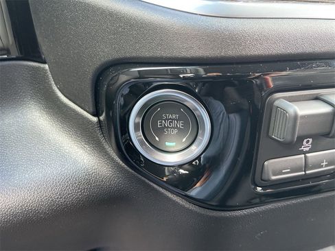 New 2026 GMC Sierra 1500 Elevation image 17