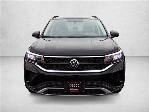 Used 2022 Volkswagen Taos S image 2