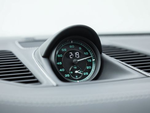 Used 2016 Porsche 911 R image 32