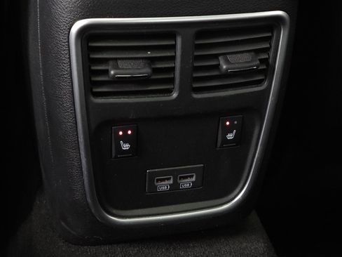 Used 2016 Chrysler 300 C Platinum w/ Safetytec Plus Group image 31