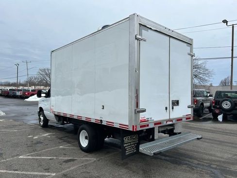 Used 2022 Ford E-450 and Econoline 450 Super Duty w/ Power Windows & Locks Group image 5