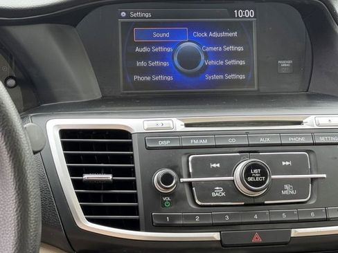 Used 2017 Honda Accord Hybrid Sedan image 16