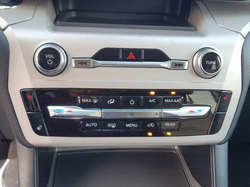 Certified 2024 Ford Explorer XLT w/ Equipment Group 202A image 26