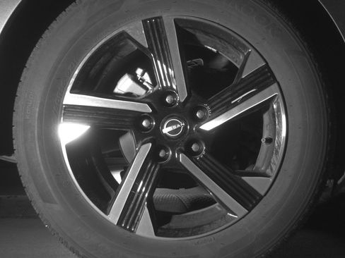 Used 2025 Nissan Sentra SV FWD image 15