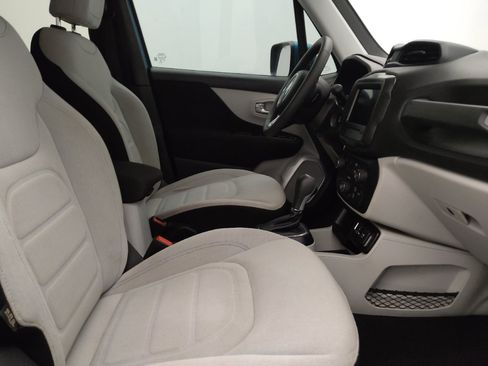 Used 2021 Jeep Renegade Latitude FWD image 21