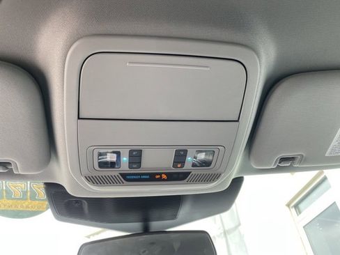 Used 2022 Ford Explorer XLT w/ Equipment Group 202A image 19