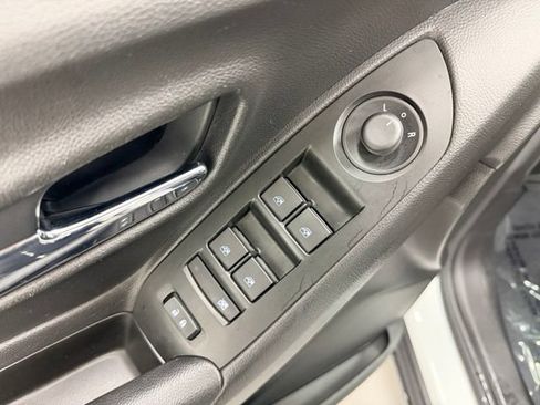 Certified 2021 Chevrolet Trax LT w/ Premium Seat Package FWD image 18