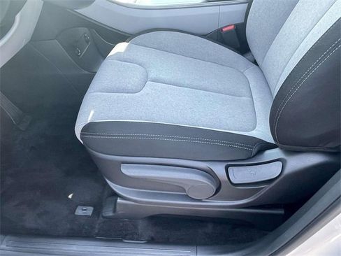 Certified 2025 Hyundai Palisade SE image 13