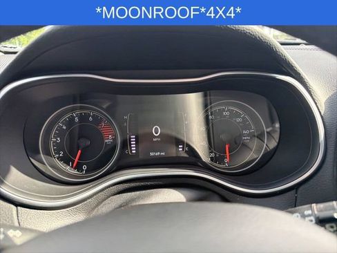 Used 2022 Jeep Cherokee Latitude w/ Sun & Sound Group AWD/4WD image 31