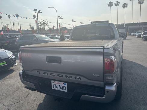 Used 2021 Toyota Tacoma TRD Sport w/ Technology Package image 8