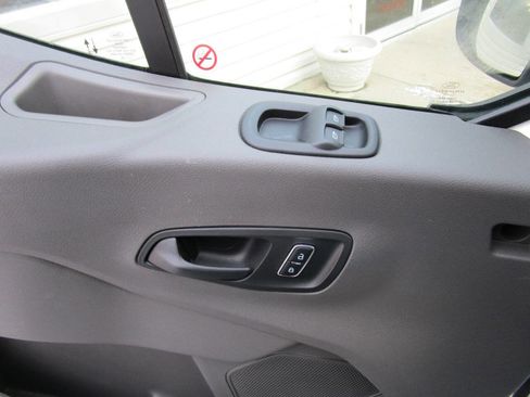 Used 2024 Ford Transit 250 Low Roof w/ Exterior Upgrade Package image 25