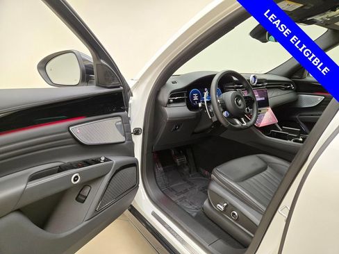Used 2025 Maserati Grecale Modena image 16