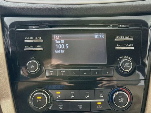Used 2016 Nissan Rogue S FWD image 17