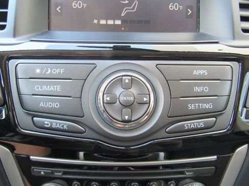 Used 2020 Nissan Pathfinder SV image 43