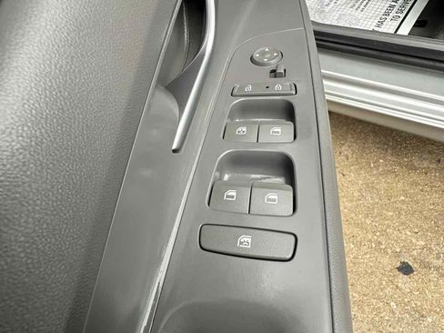 Used 2021 Hyundai Elantra SEL FWD image 22