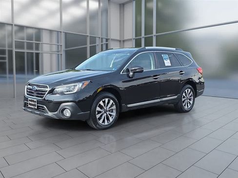 Used 2019 Subaru Outback 2.5i Touring AWD/4WD image 5