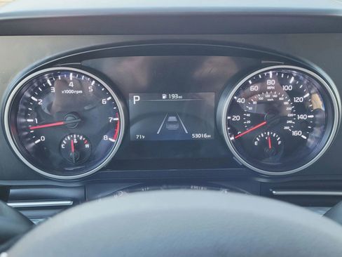 Used 2022 Kia Carnival LX image 18