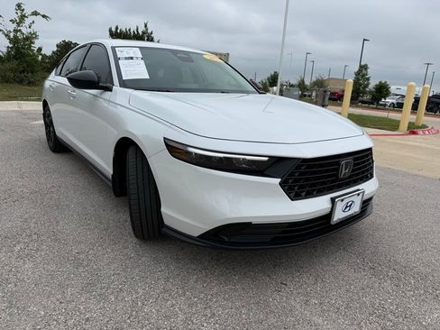 Used 2025 Honda Accord SE image 3