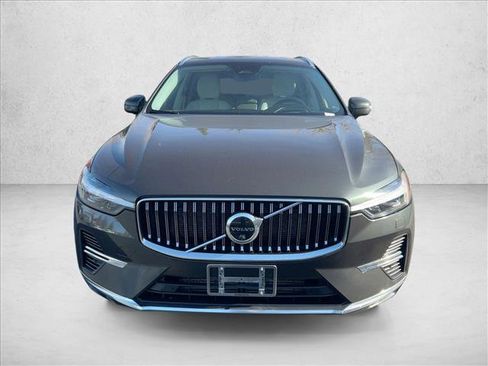 Used 2022 Volvo XC60 T8 Inscription w/ Advanced Package image 2