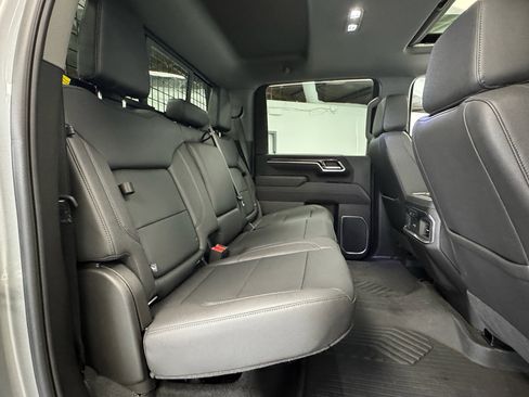 Used 2025 Chevrolet Silverado 2500 LTZ w/ LTZ Convenience Package AWD/4WD image 34