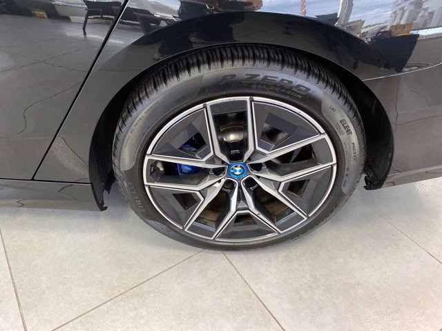 Used 2025 BMW i5 xDrive40 w/ M Sport Package AWD/4WD image 13