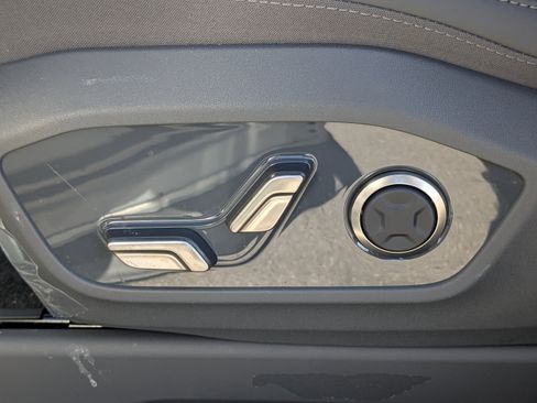 New 2026 Kia EV9 Wind image 23