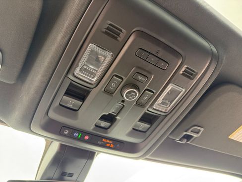 Used 2021 Chevrolet Tahoe High Country AWD/4WD image 43