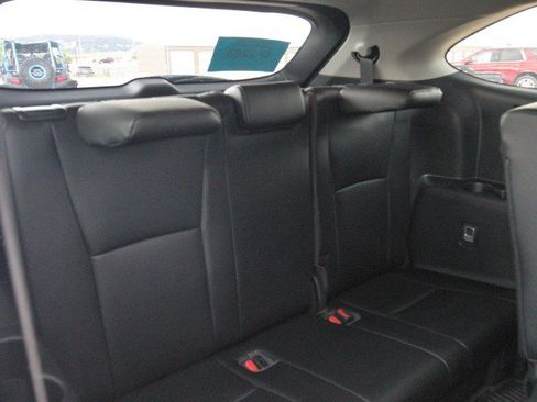 Used 2023 Toyota Highlander XLE AWD/4WD image 31