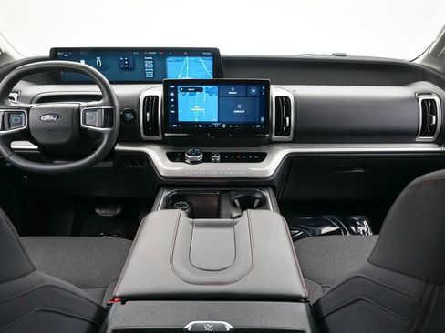 Certified 2025 Ford Expedition Active AWD/4WD image 15