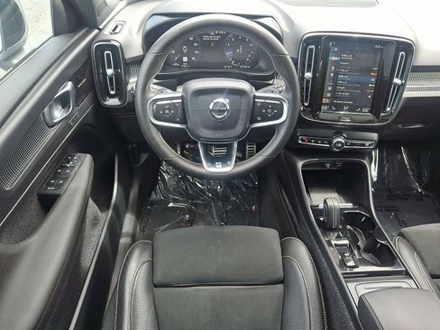 Used 2020 Volvo XC40 T5 R-Design w/ Protection Package AWD/4WD image 11