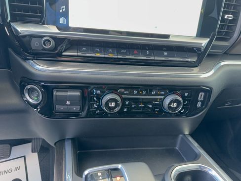 Used 2025 Chevrolet Silverado 1500 High Country AWD/4WD image 23